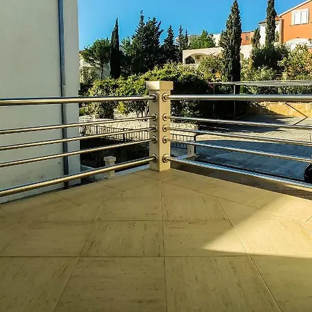 Karla Apartment