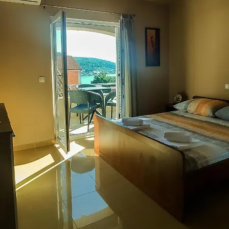 Apartment Karla Rogoznica (Sibenik-Knin)