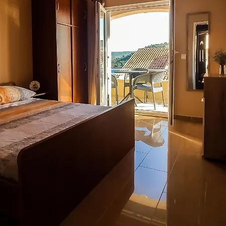 Karla * Rogoznica (Sibenik-Knin)