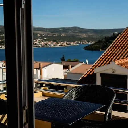 Apartment Karla Rogoznica (Sibenik-Knin)
