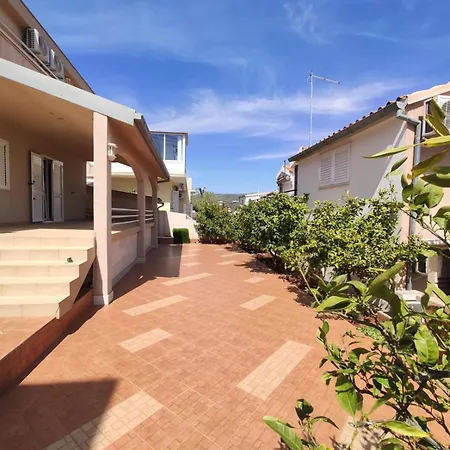 Karla * Rogoznica (Sibenik-Knin)