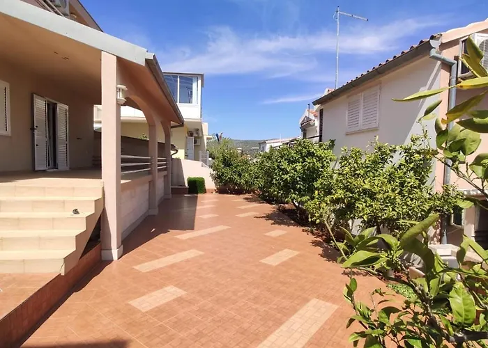 Karla * Rogoznica (Sibenik-Knin)